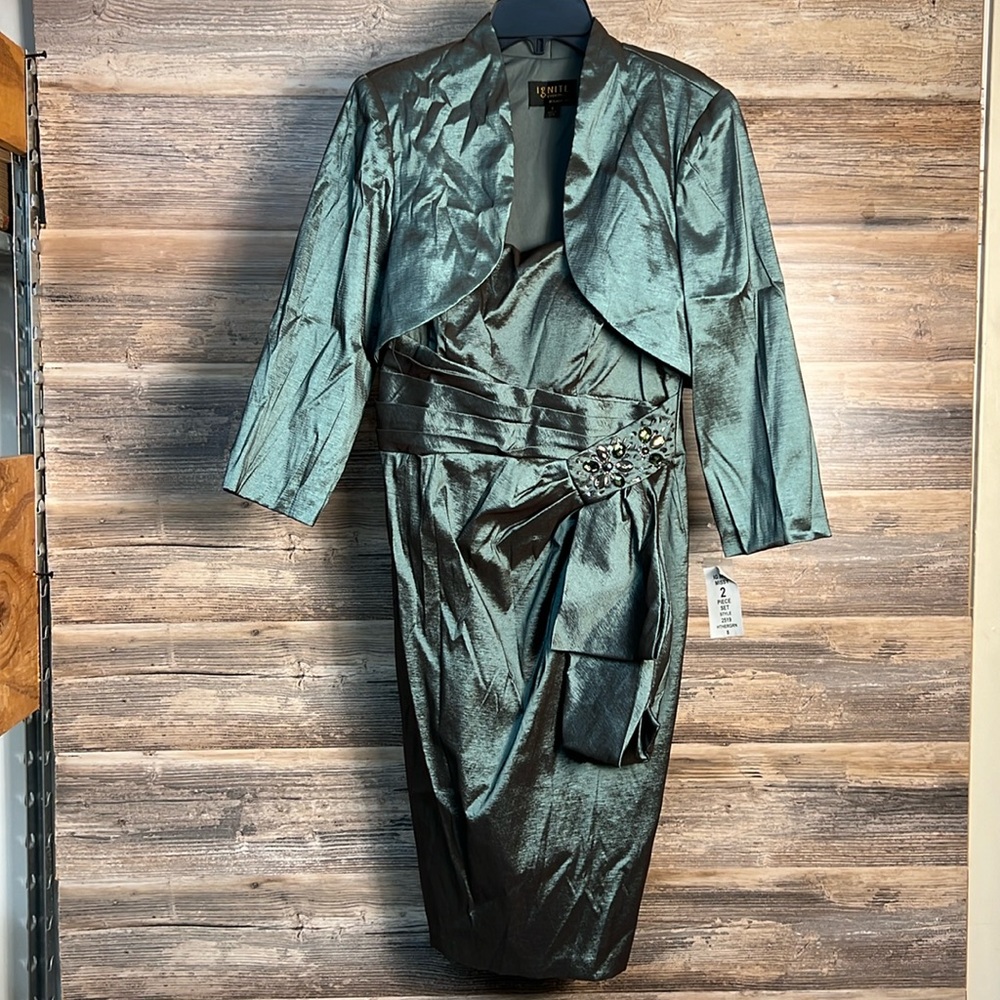 Ignite Evenings 2-Piece Heather Green Formal Dress NWT